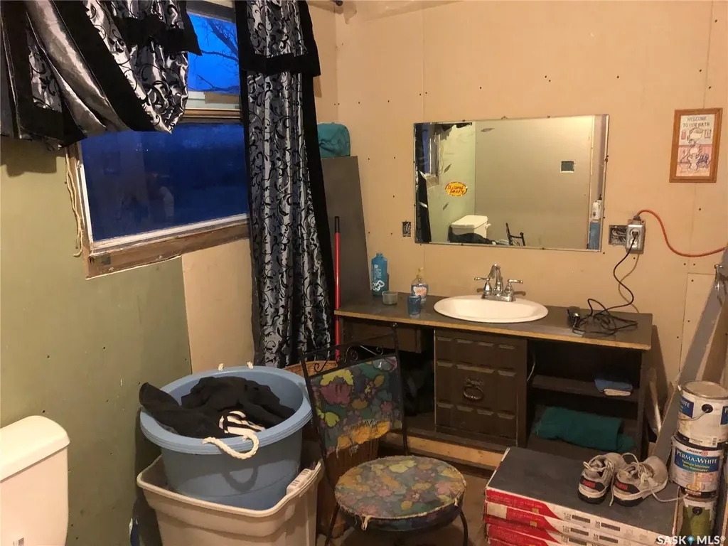 121 5th Street Bladworth SK S0G 0J0