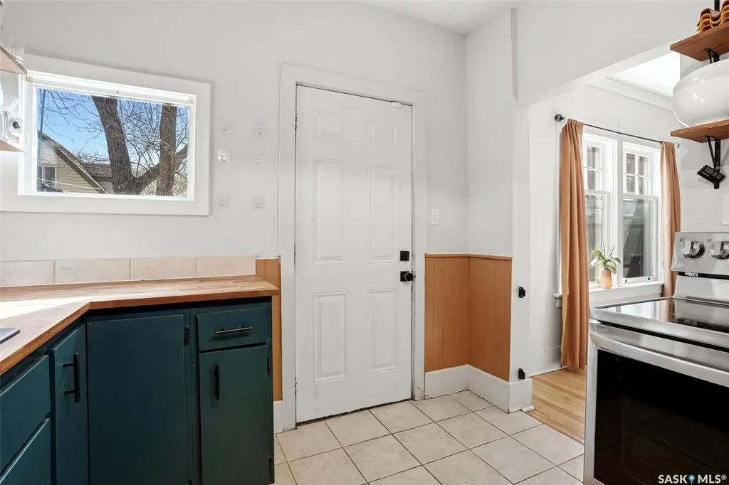 2273 Cameron Street Regina SK S4T 2V9