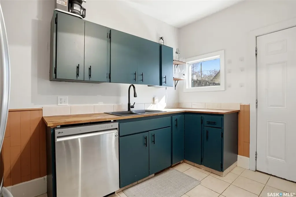 2273 Cameron Street Regina SK S4T 2V9