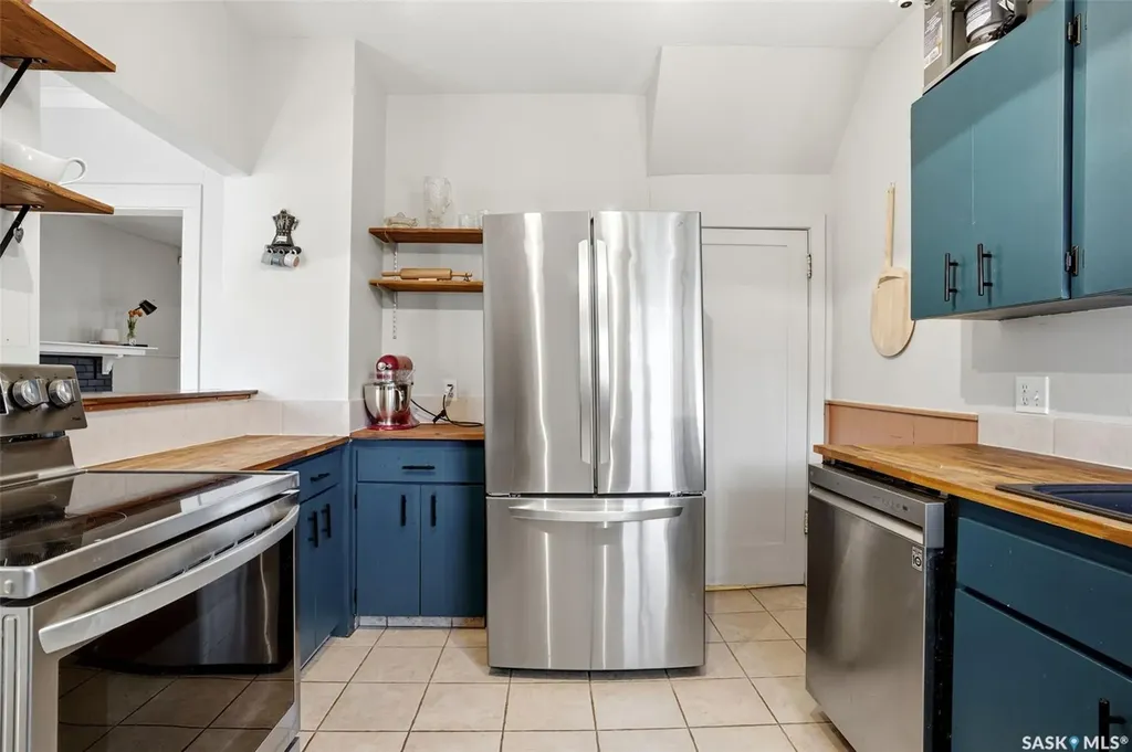 2273 Cameron Street Regina SK S4T 2V9