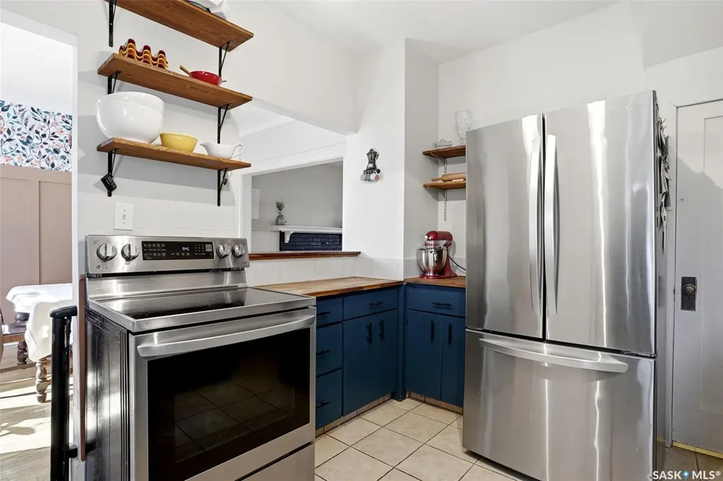 2273 Cameron Street Regina SK S4T 2V9
