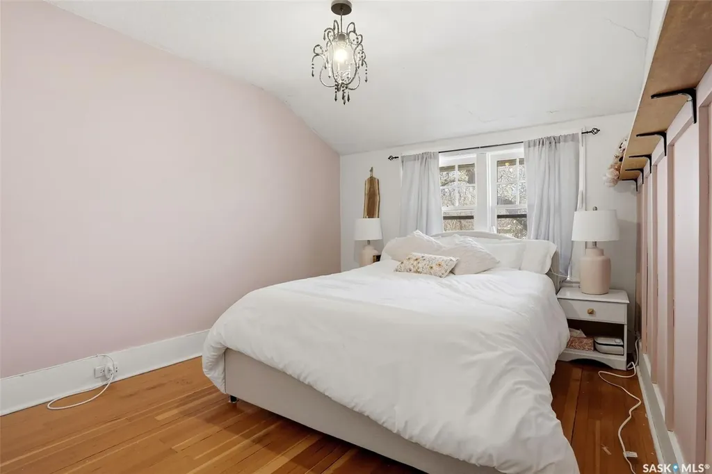2273 Cameron Street Regina SK S4T 2V9