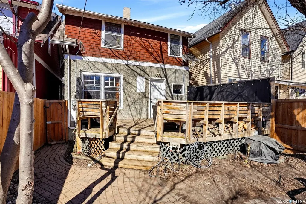 2273 Cameron Street Regina SK S4T 2V9