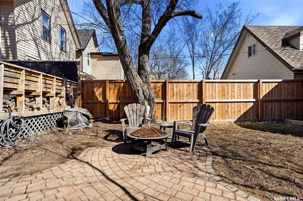 2273 Cameron Street Regina SK S4T 2V9