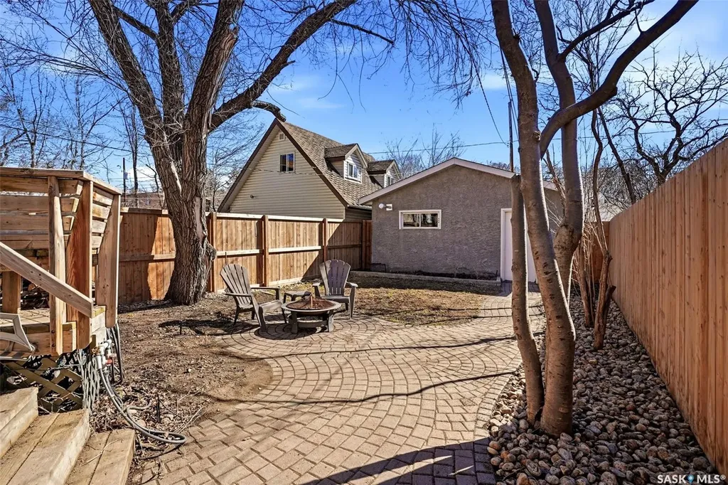 2273 Cameron Street Regina SK S4T 2V9