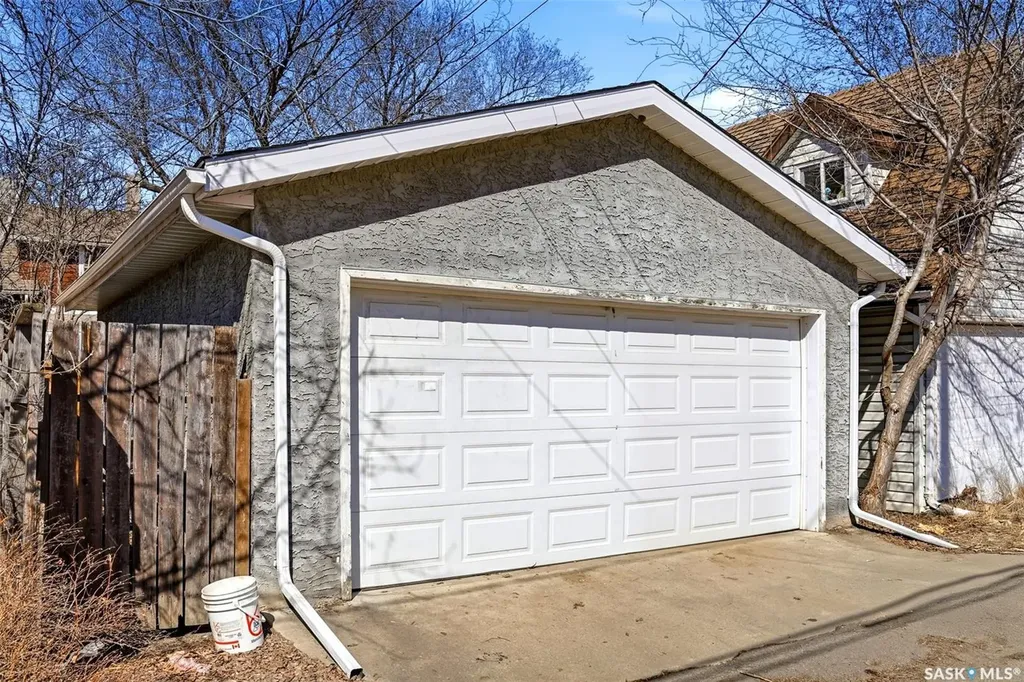 2273 Cameron Street Regina SK S4T 2V9