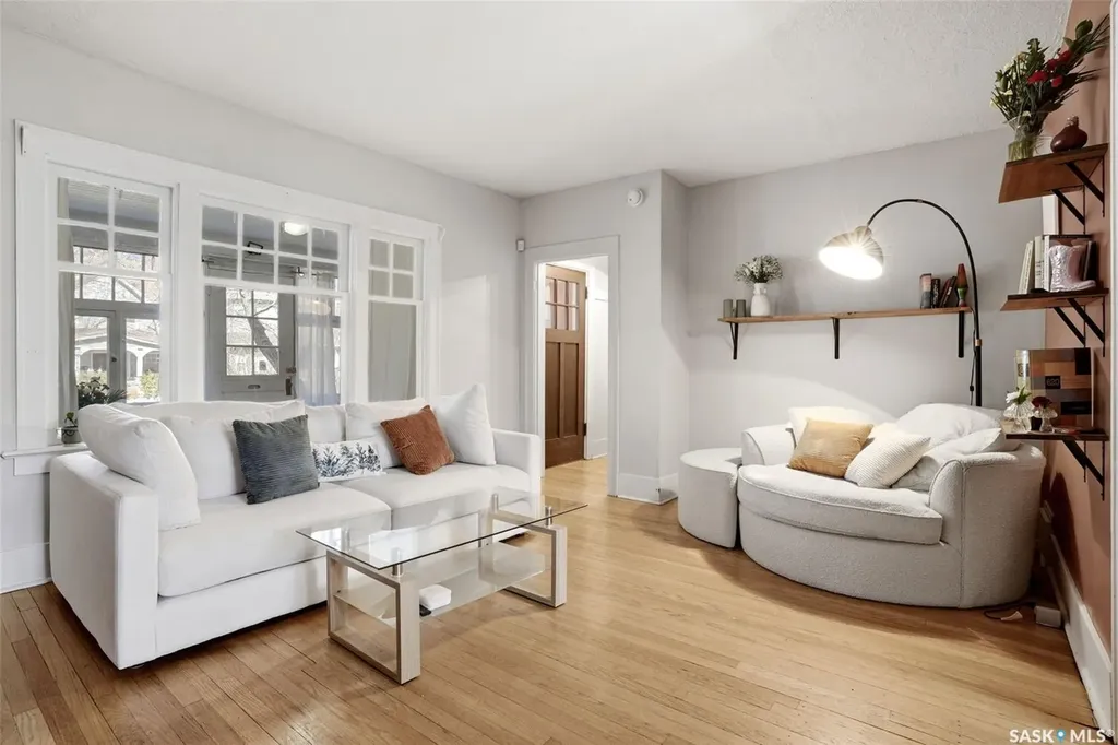 2273 Cameron Street Regina SK S4T 2V9