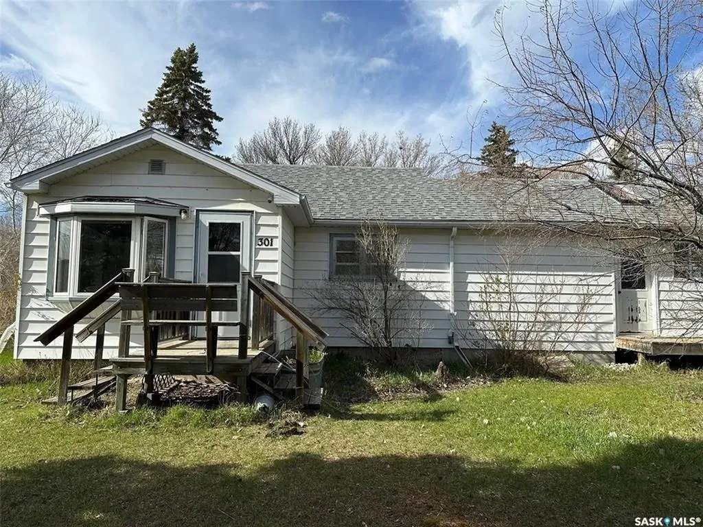 301 Belfast Street North Portal SK S0C 1W0