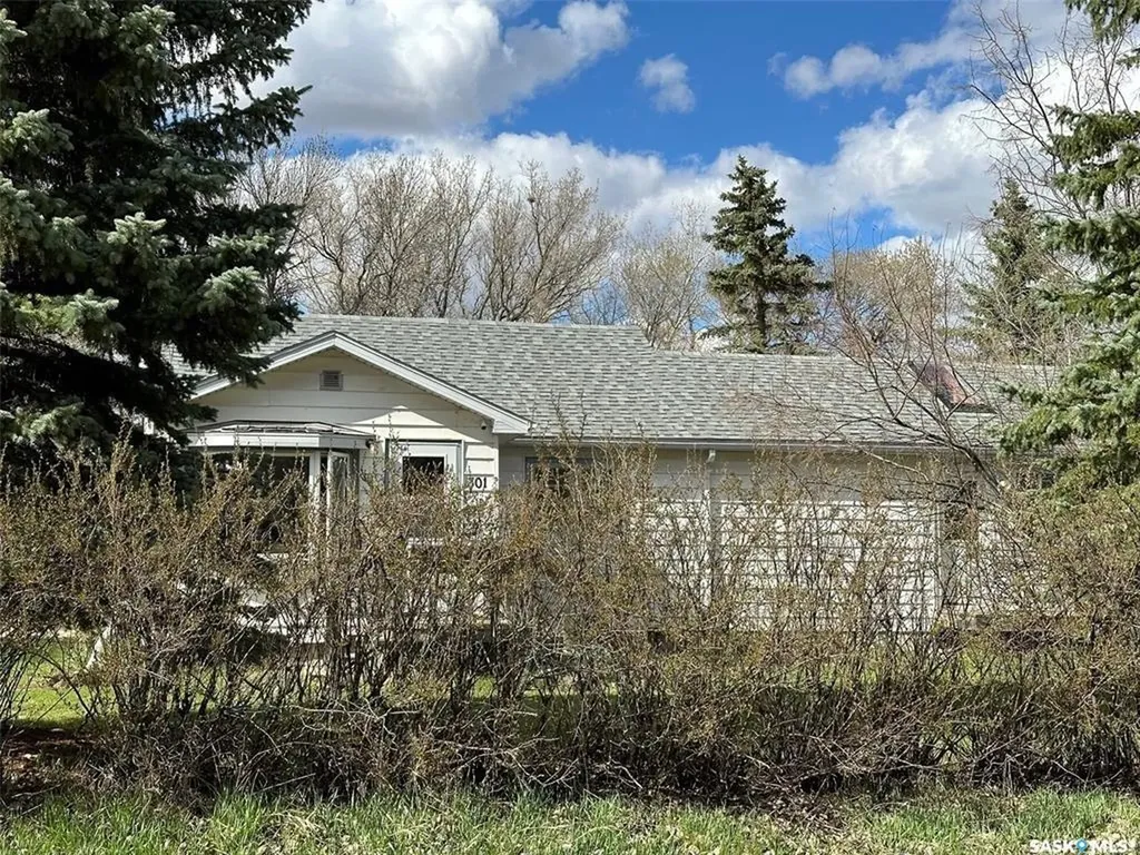 301 Belfast Street North Portal SK S0C 1W0