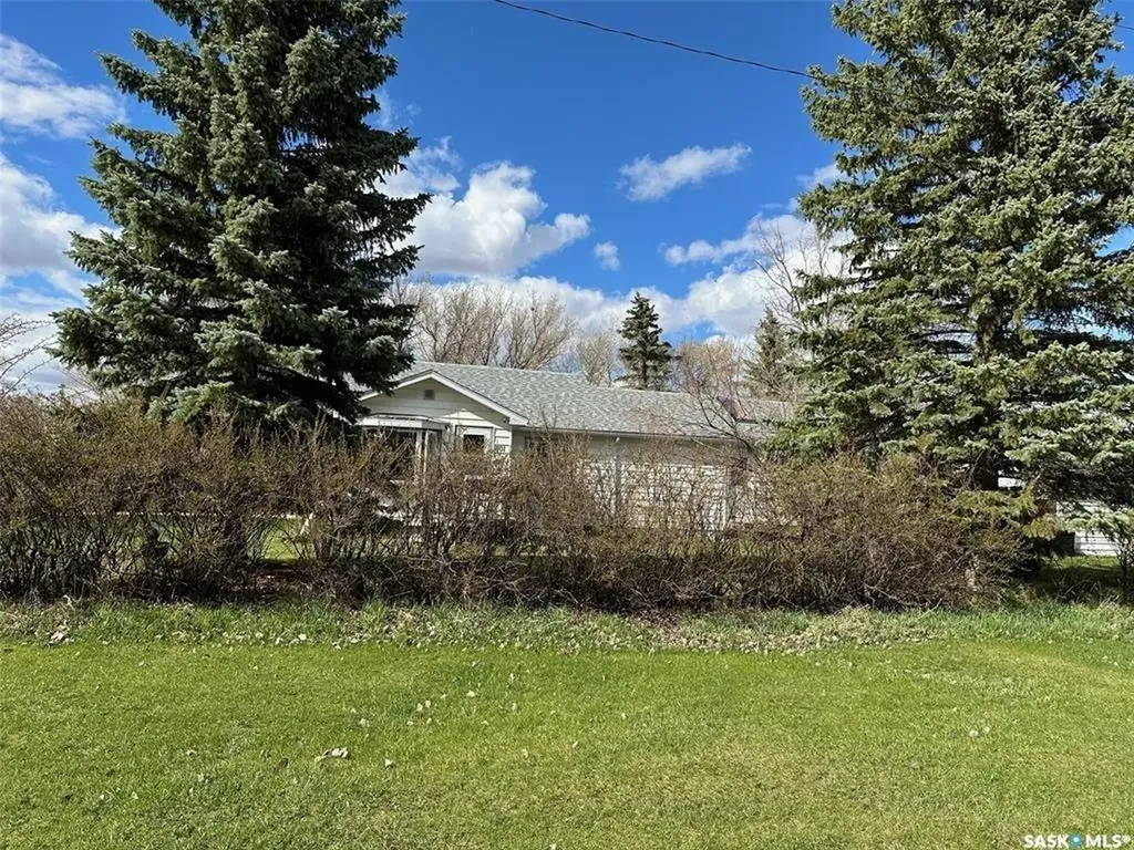301 Belfast Street North Portal SK S0C 1W0