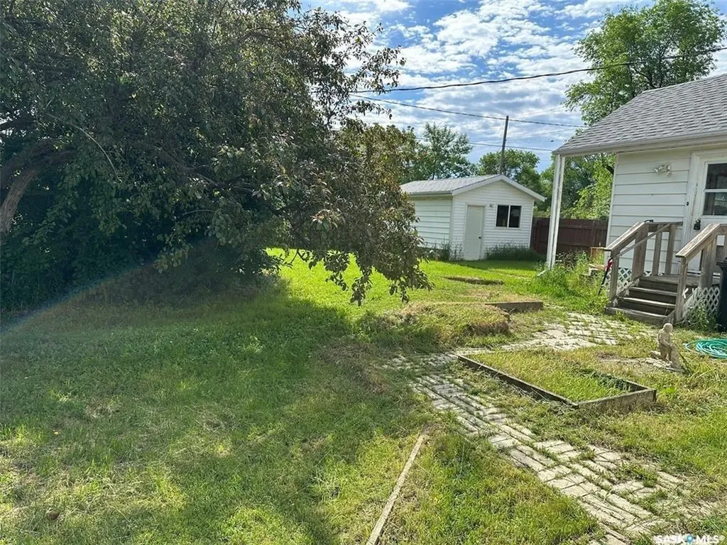 301 Belfast Street North Portal SK S0C 1W0