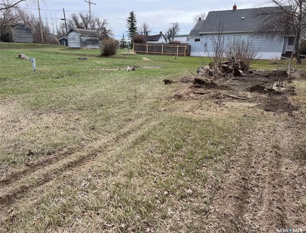 136 Railway Avenue Loreburn SK S0H 2S0