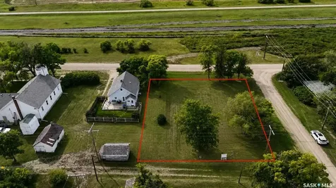 136 Railway Avenue Loreburn SK S0H 2S0