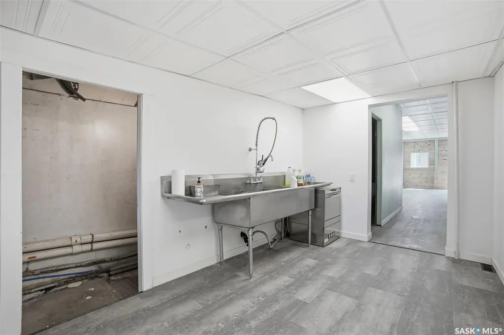 418 20th Street W Saskatoon SK S7M 0X4