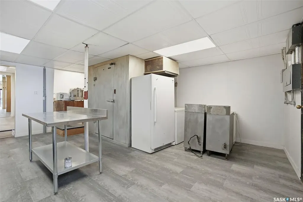 418 20th Street W Saskatoon SK S7M 0X4
