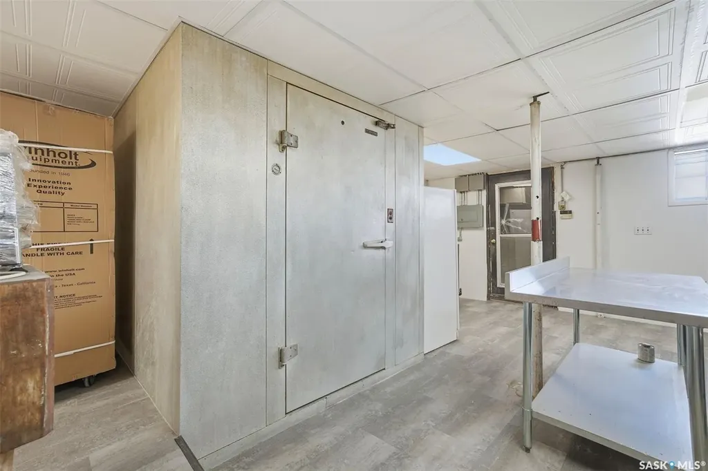 418 20th Street W Saskatoon SK S7M 0X4