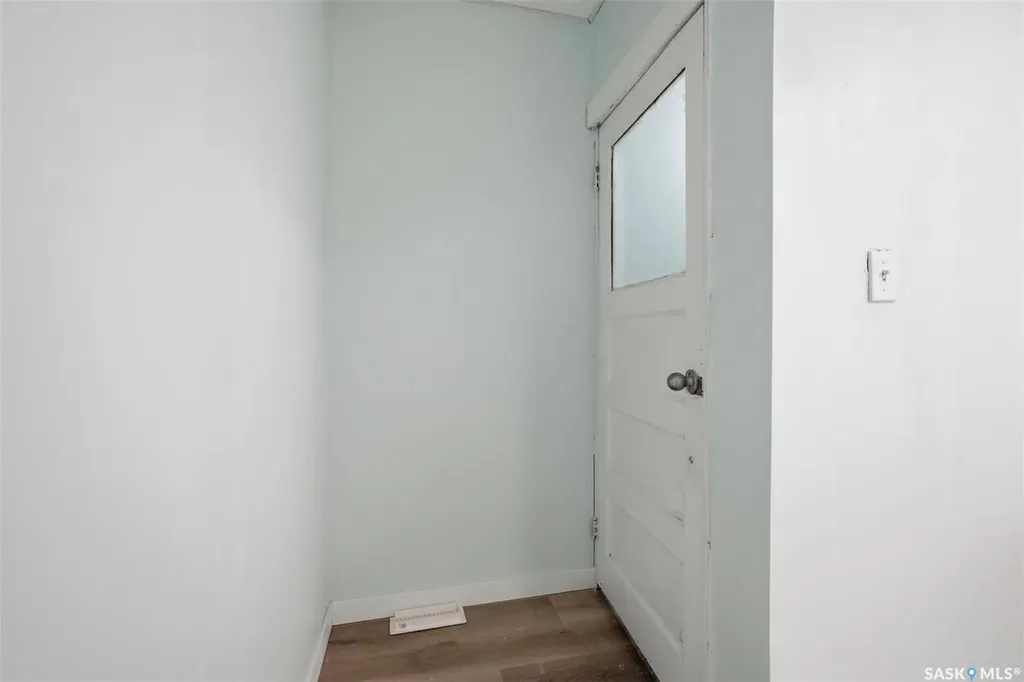 418 20th Street W Saskatoon SK S7M 0X4
