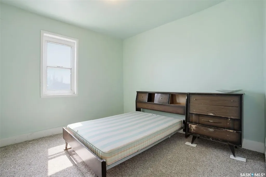 418 20th Street W Saskatoon SK S7M 0X4