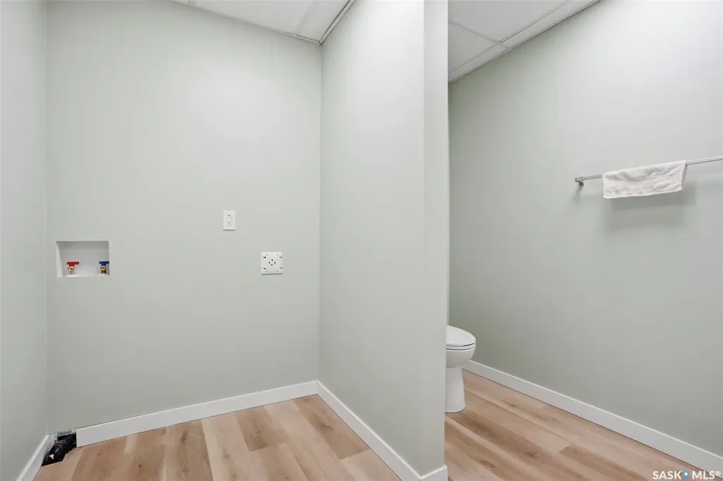 418 20th Street W Saskatoon SK S7M 0X4