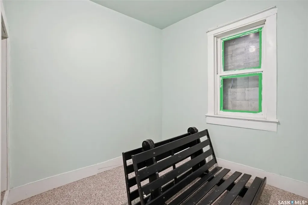 418 20th Street W Saskatoon SK S7M 0X4