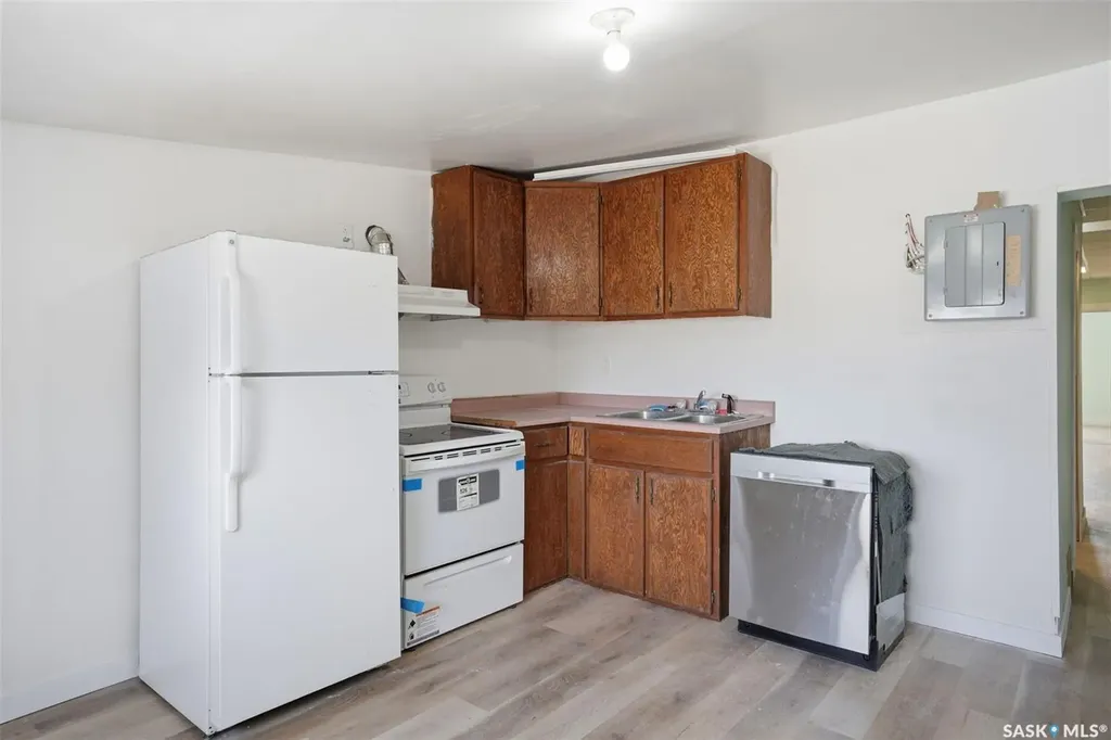 418 20th Street W Saskatoon SK S7M 0X4