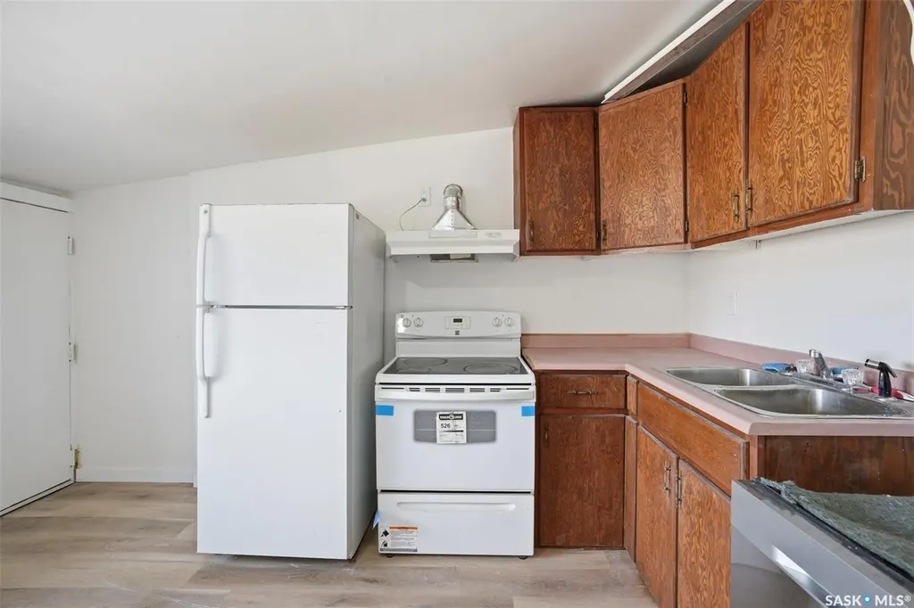 418 20th Street W Saskatoon SK S7M 0X4
