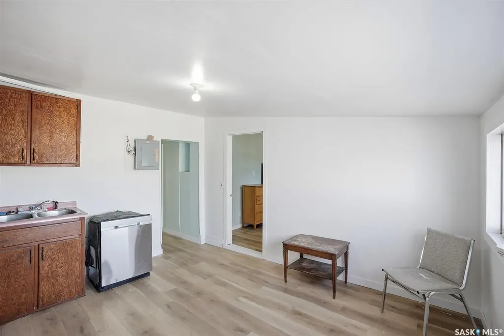 418 20th Street W Saskatoon SK S7M 0X4