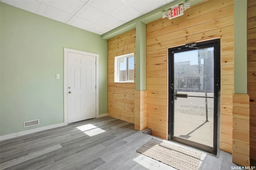 418 20th Street W Saskatoon SK S7M 0X4