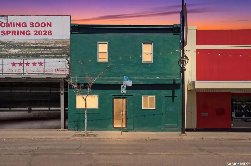 418 20th Street W Saskatoon SK S7M 0X4