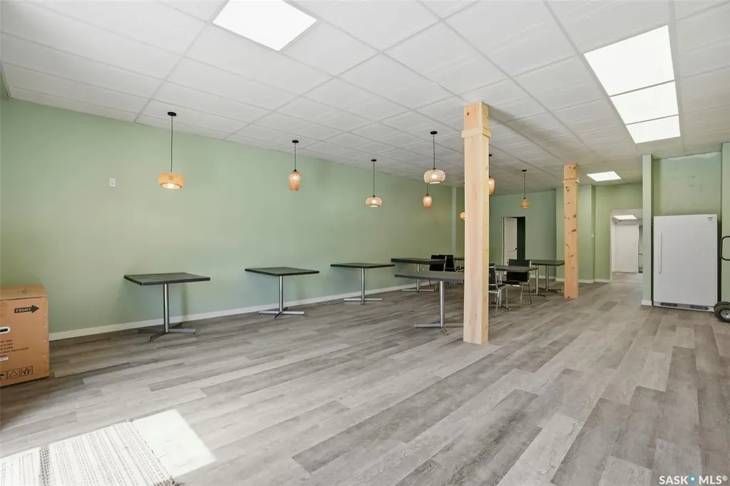 418 20th Street W Saskatoon SK S7M 0X4