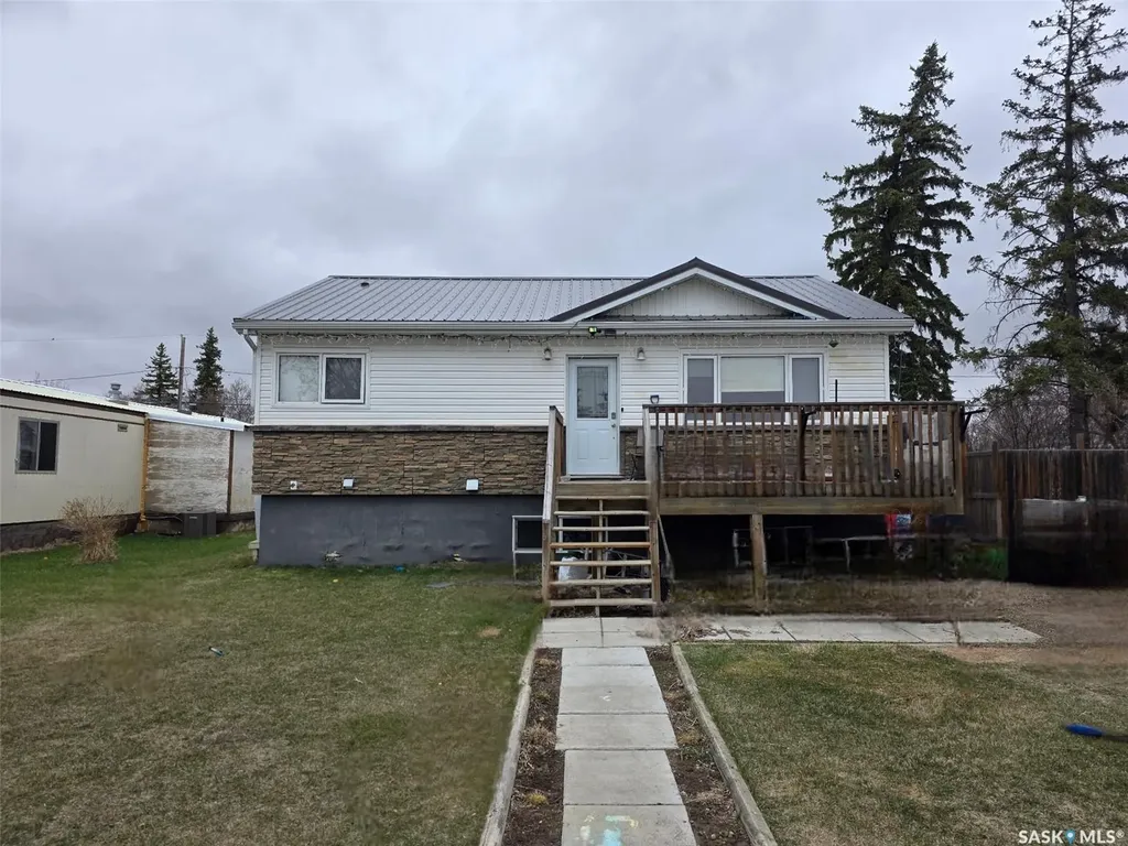 109 1st Avenue E Eatonia SK S0L 1A0