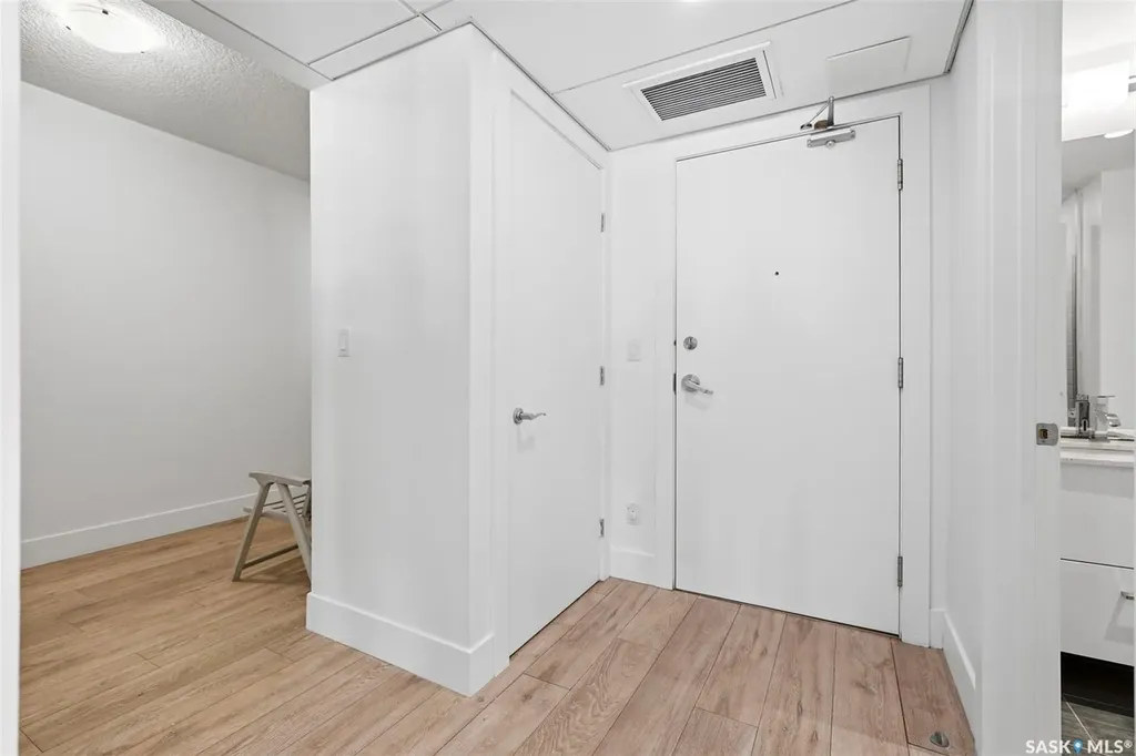 409 B Avenue S Saskatoon SK S7M 5M8