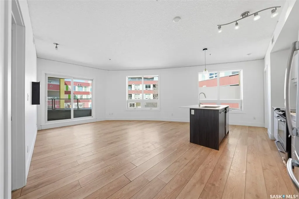 409 B Avenue S Saskatoon SK S7M 5M8