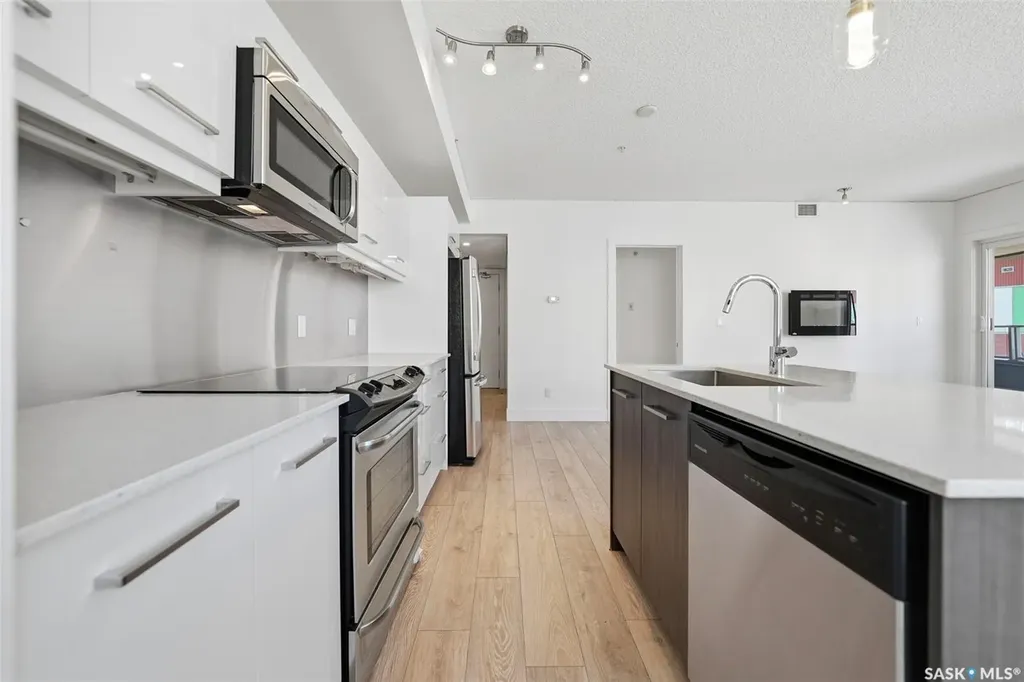 409 B Avenue S Saskatoon SK S7M 5M8