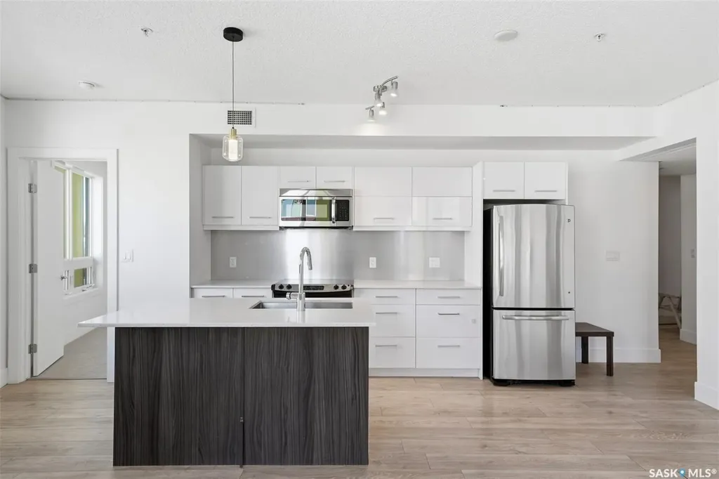 409 B Avenue S Saskatoon SK S7M 5M8