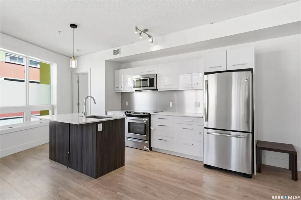 409 B Avenue S Saskatoon SK S7M 5M8
