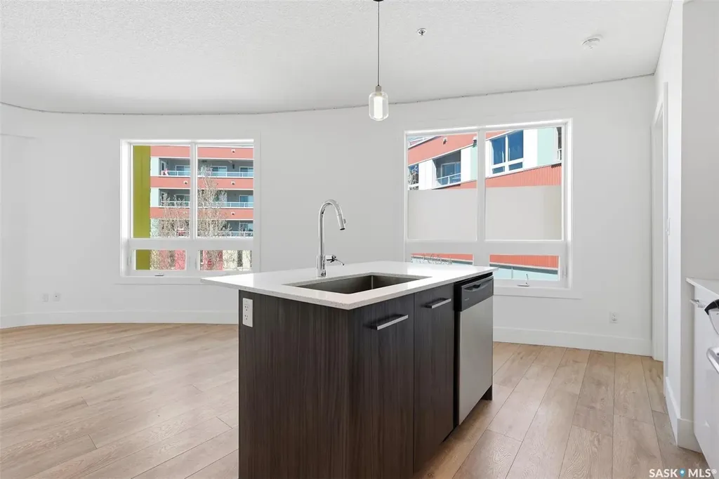409 B Avenue S Saskatoon SK S7M 5M8