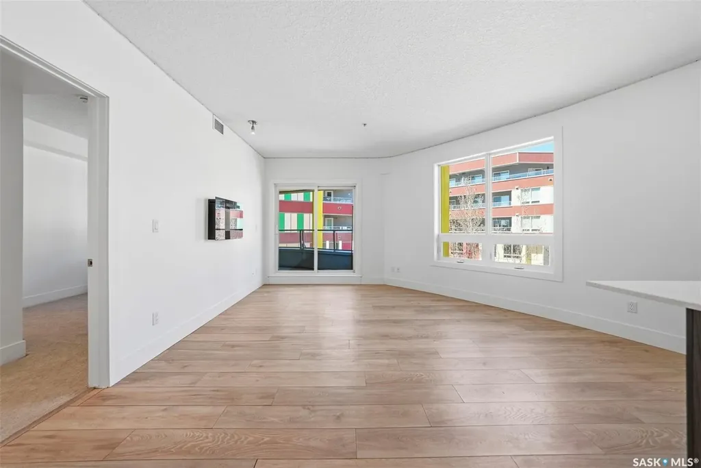 409 B Avenue S Saskatoon SK S7M 5M8
