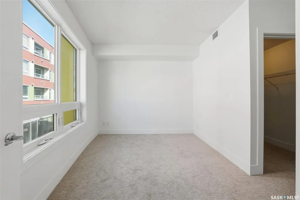 409 B Avenue S Saskatoon SK S7M 5M8