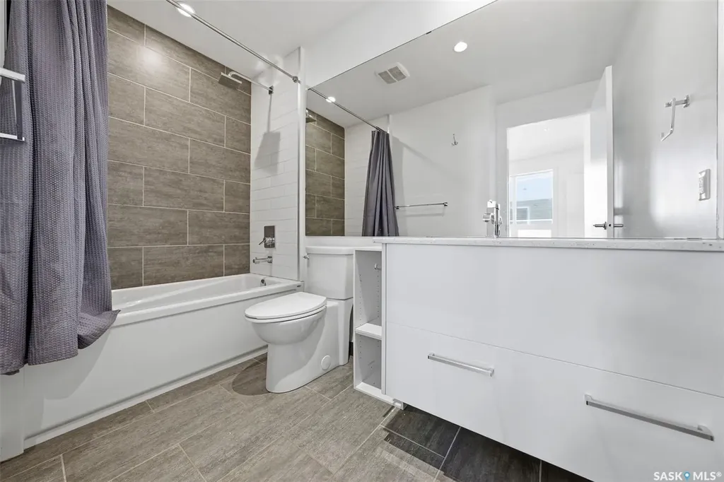 409 B Avenue S Saskatoon SK S7M 5M8