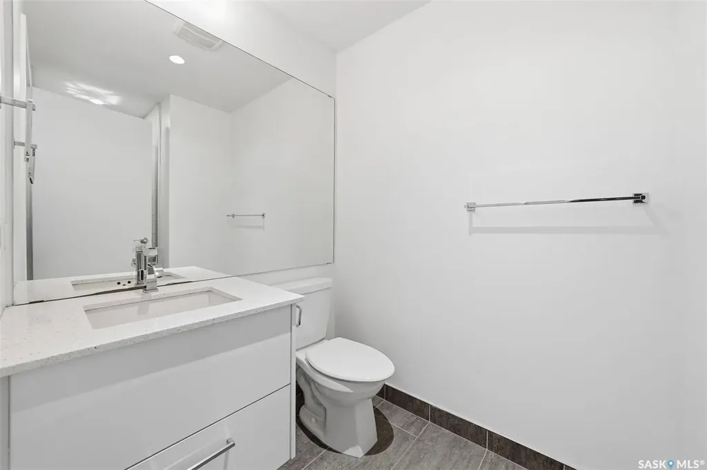 409 B Avenue S Saskatoon SK S7M 5M8
