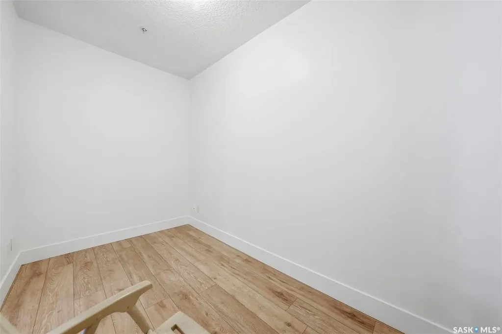 409 B Avenue S Saskatoon SK S7M 5M8