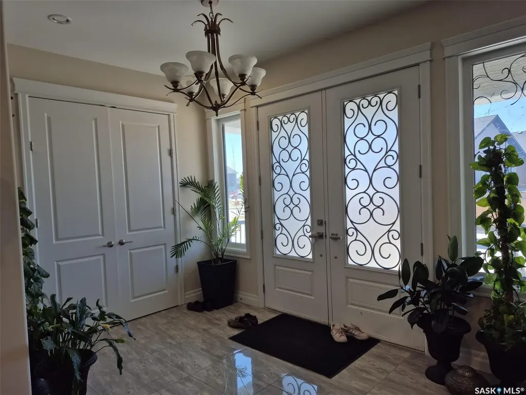 319 Roy Crescent Saskatoon SK S7W 0L1