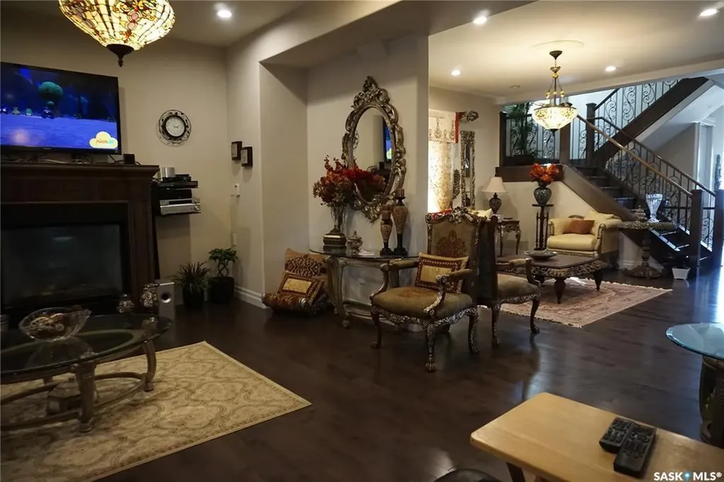 319 Roy Crescent Saskatoon SK S7W 0L1