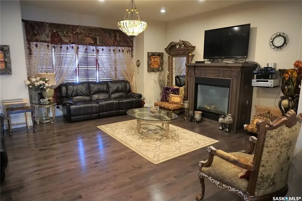 319 Roy Crescent Saskatoon SK S7W 0L1