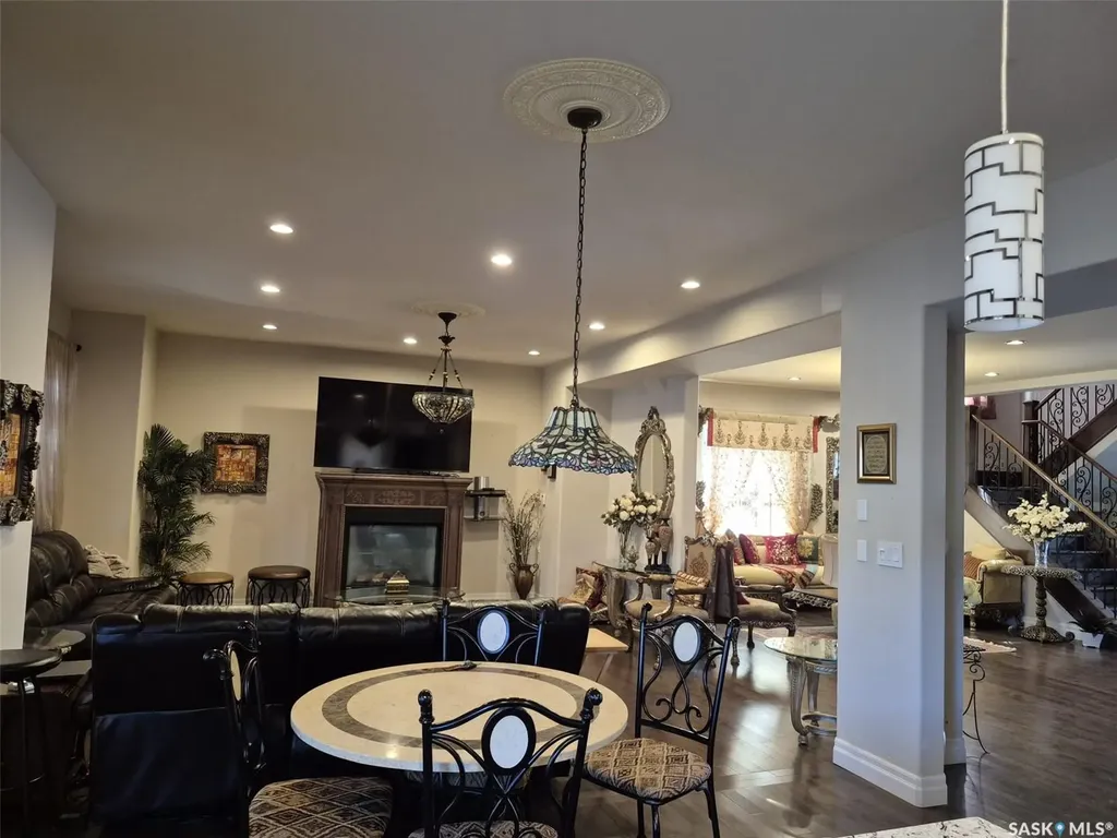 319 Roy Crescent Saskatoon SK S7W 0L1