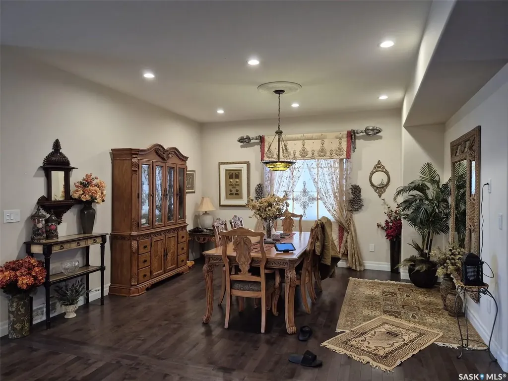 319 Roy Crescent Saskatoon SK S7W 0L1