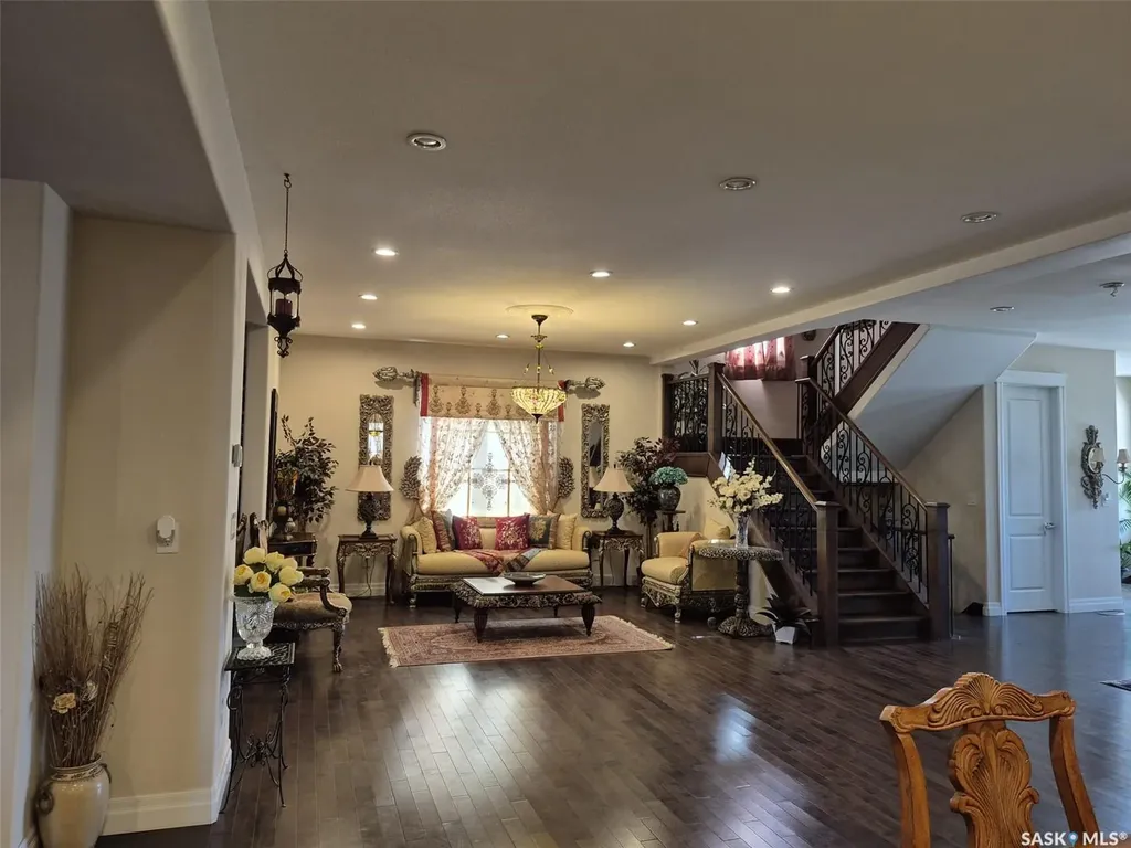 319 Roy Crescent Saskatoon SK S7W 0L1