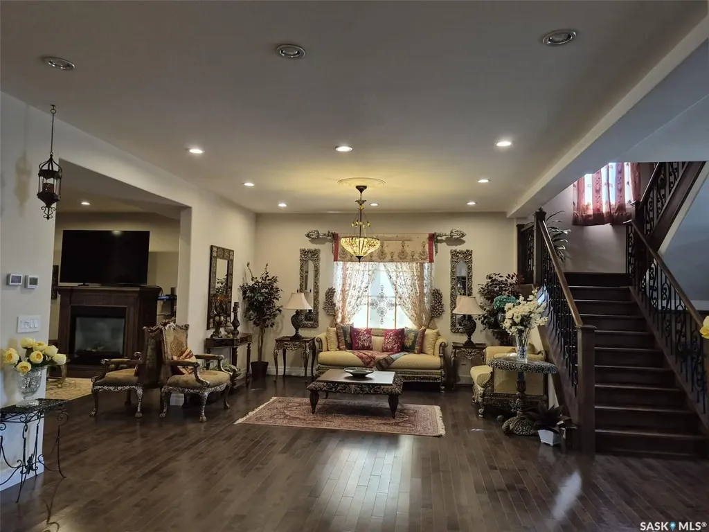 319 Roy Crescent Saskatoon SK S7W 0L1