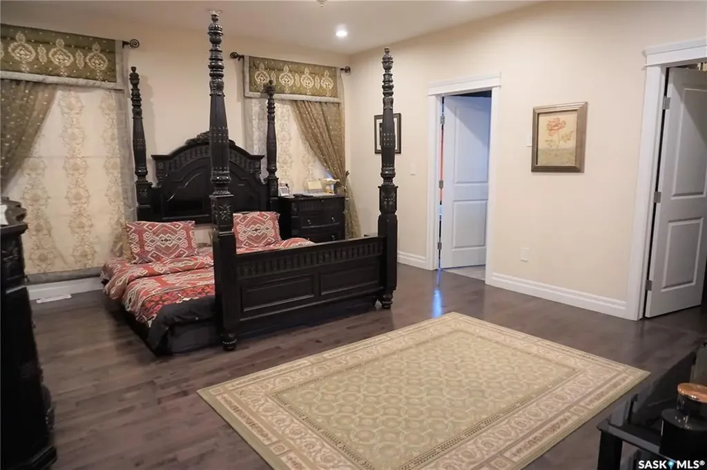 319 Roy Crescent Saskatoon SK S7W 0L1